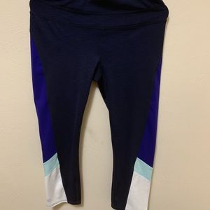 Athleta Size M Cropped Running/Yoga Leggings